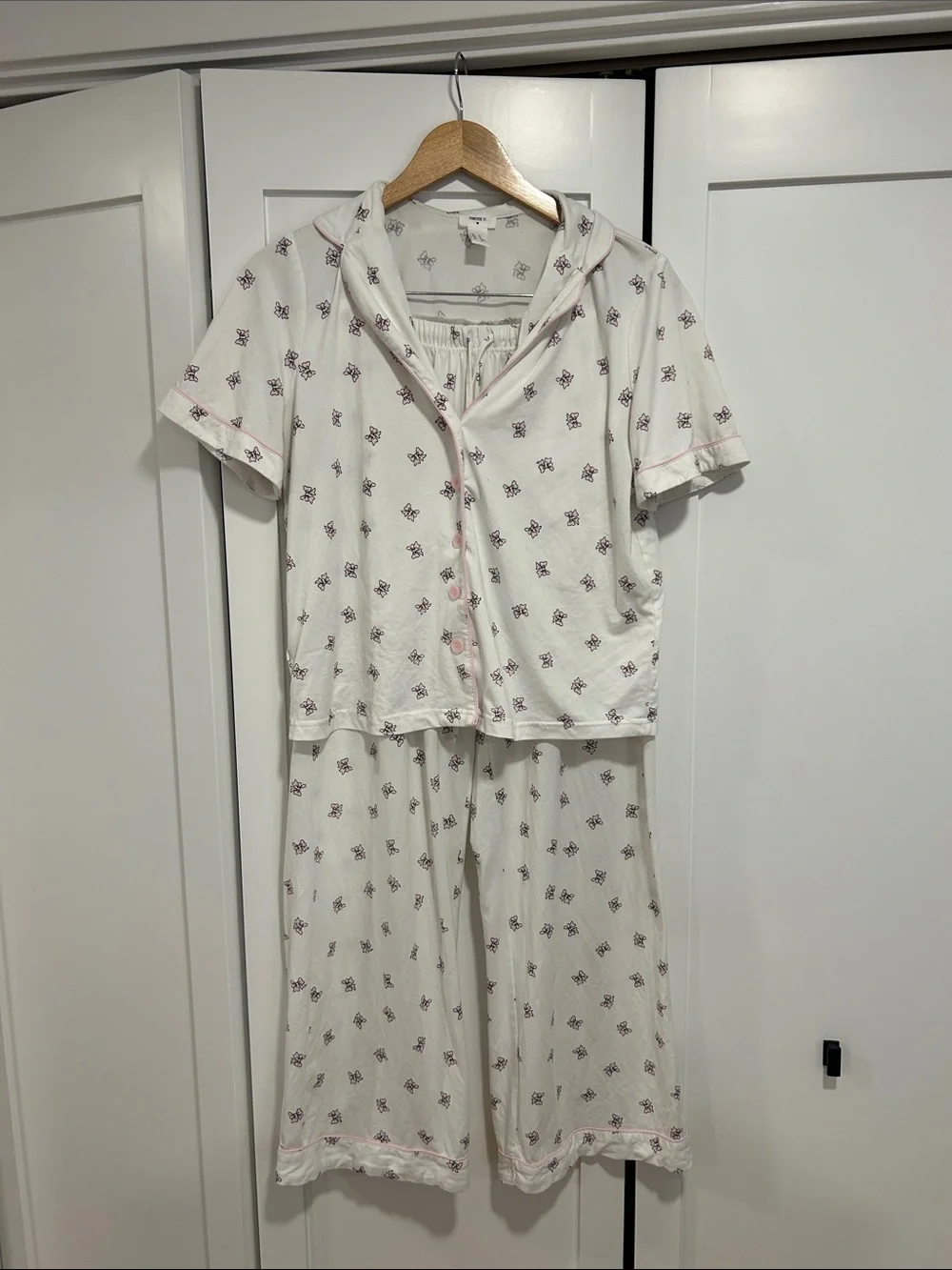 Forever 21 White Short-Sleeve Floral Pajama Set with Pink Accents